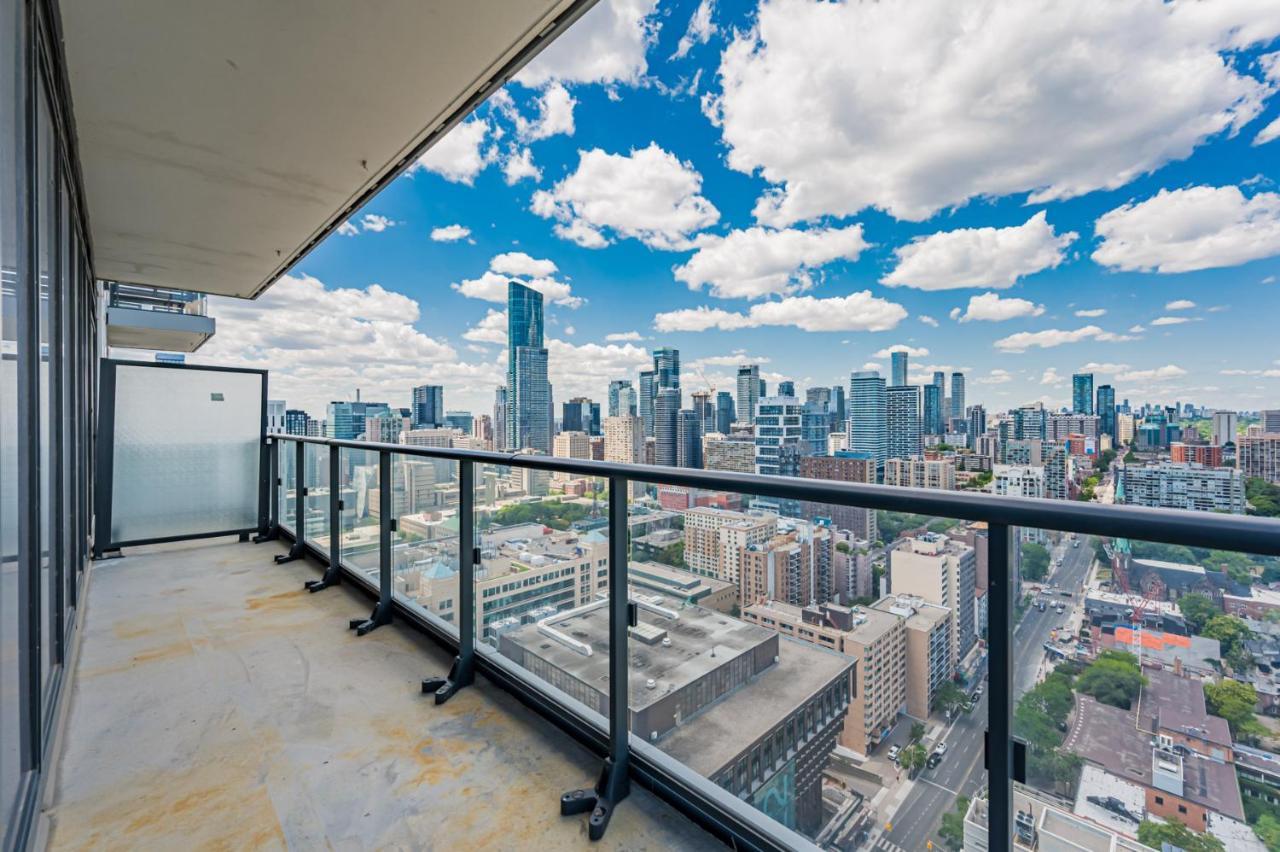 Luxury 2 Bedroom Condo High Floor Close To Eaton Center Toronto Dış mekan fotoğraf