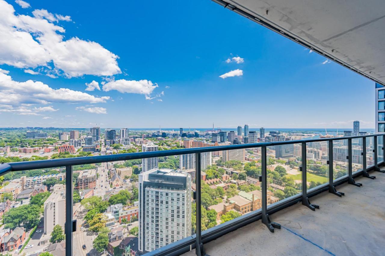 Luxury 2 Bedroom Condo High Floor Close To Eaton Center Toronto Dış mekan fotoğraf