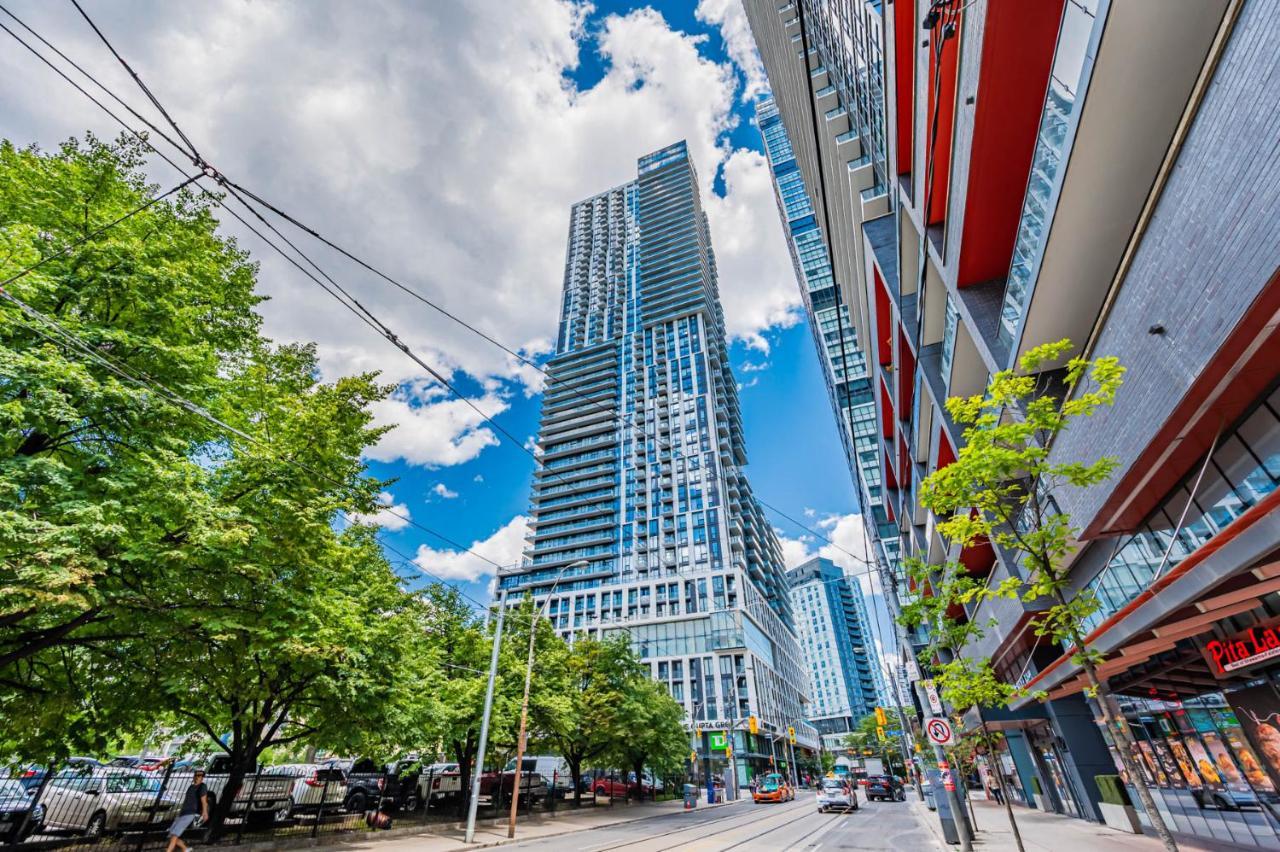 Luxury 2 Bedroom Condo High Floor Close To Eaton Center Toronto Dış mekan fotoğraf